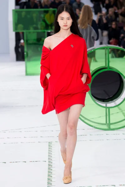 Look 49